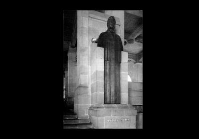 Estatua de Mariano Otero en el edificio sede de la Suprema Corte de Justicia de la Nación.
