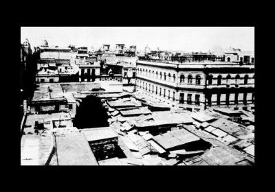 Antigua Plaza del Volador, un histórico espacio de la Ciudad de México, en su lugar, se erige el edificio sede de la Suprema Corte de Justicia de la Nación.